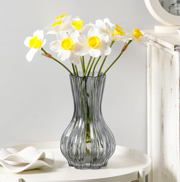 Glass Vase With Jute Rope Accent – ​​Clear Floral Decor